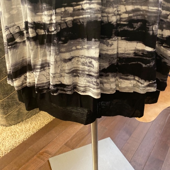 Very nice woman’s dress - Picture 3 of 7